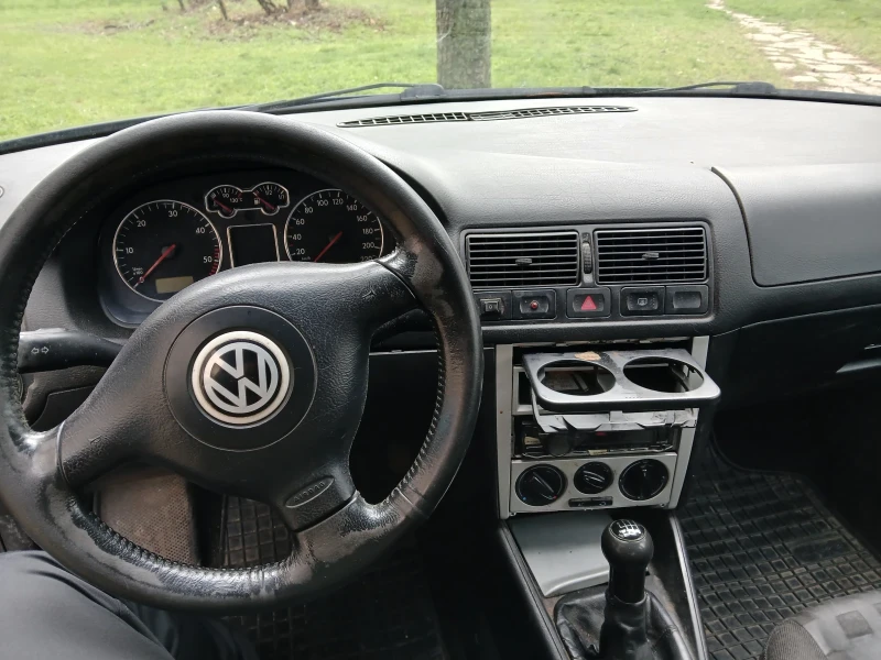 VW Golf 1.9 TDI 90 кс, снимка 5 - Автомобили и джипове - 53582477