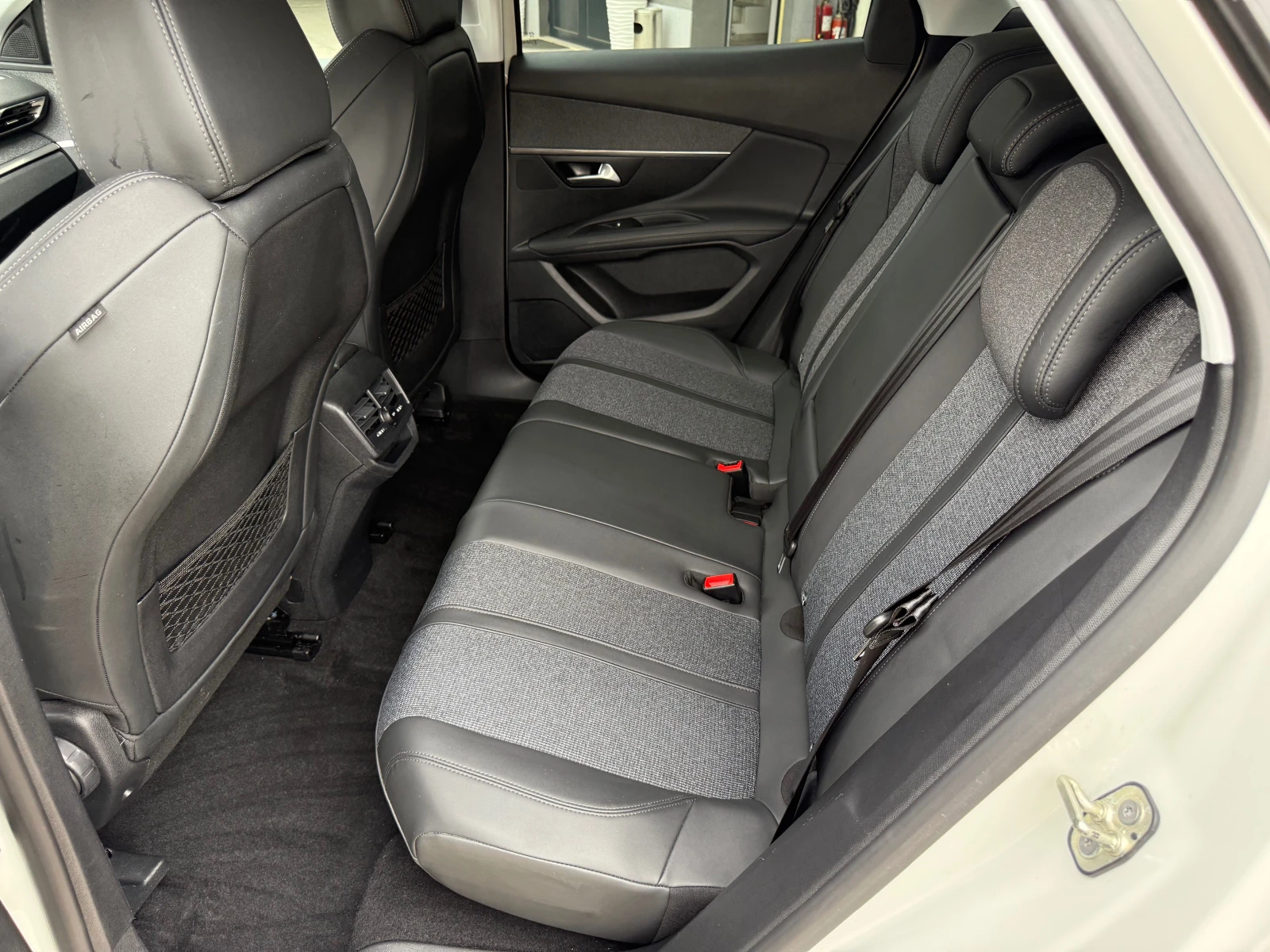 Peugeot 3008 1.5HDI ALLURE  - изображение 10