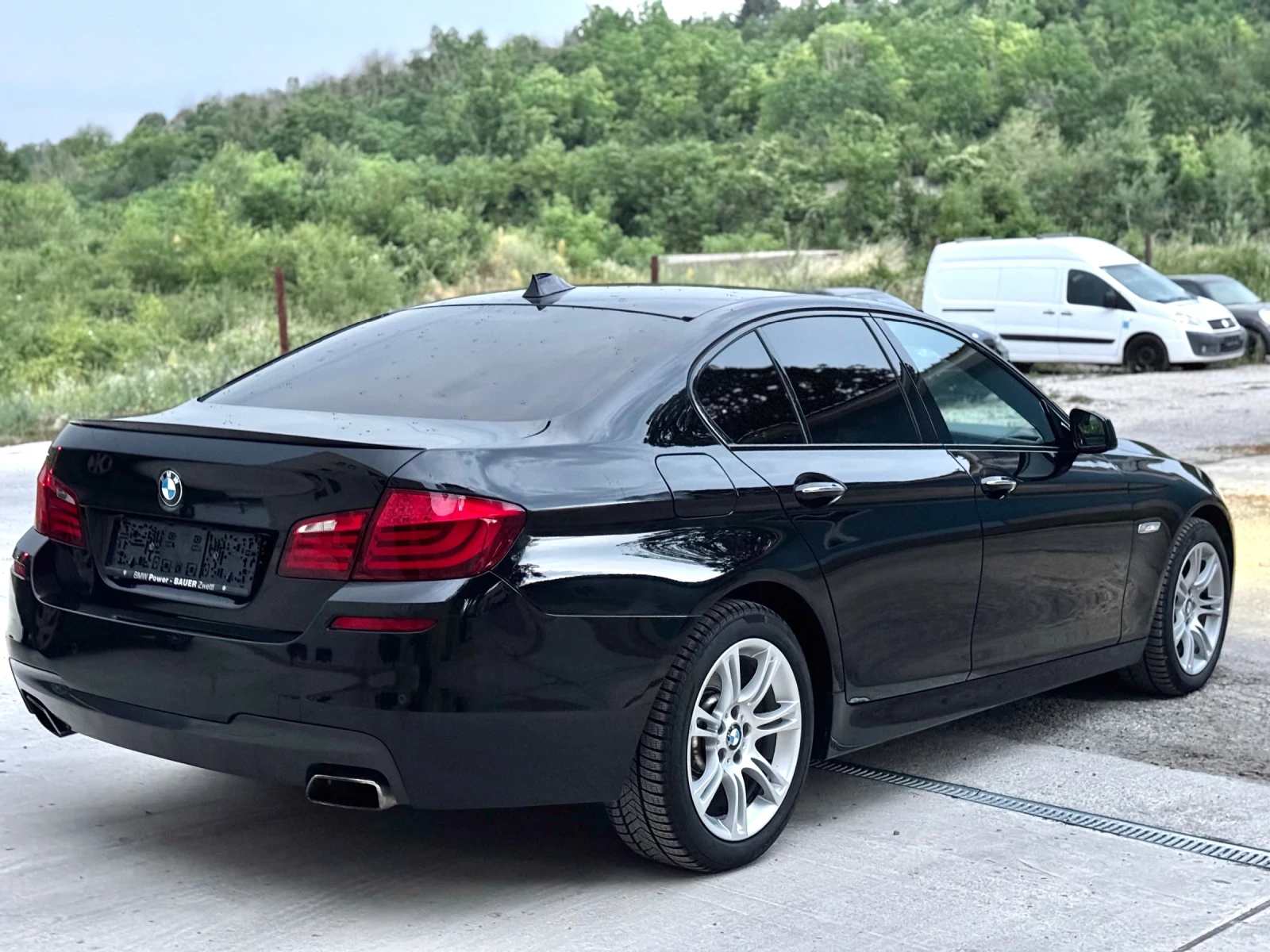 BMW 535 535d 313к.с* xDrive* M Paket* KeylessGo* SoftClose - изображение 5