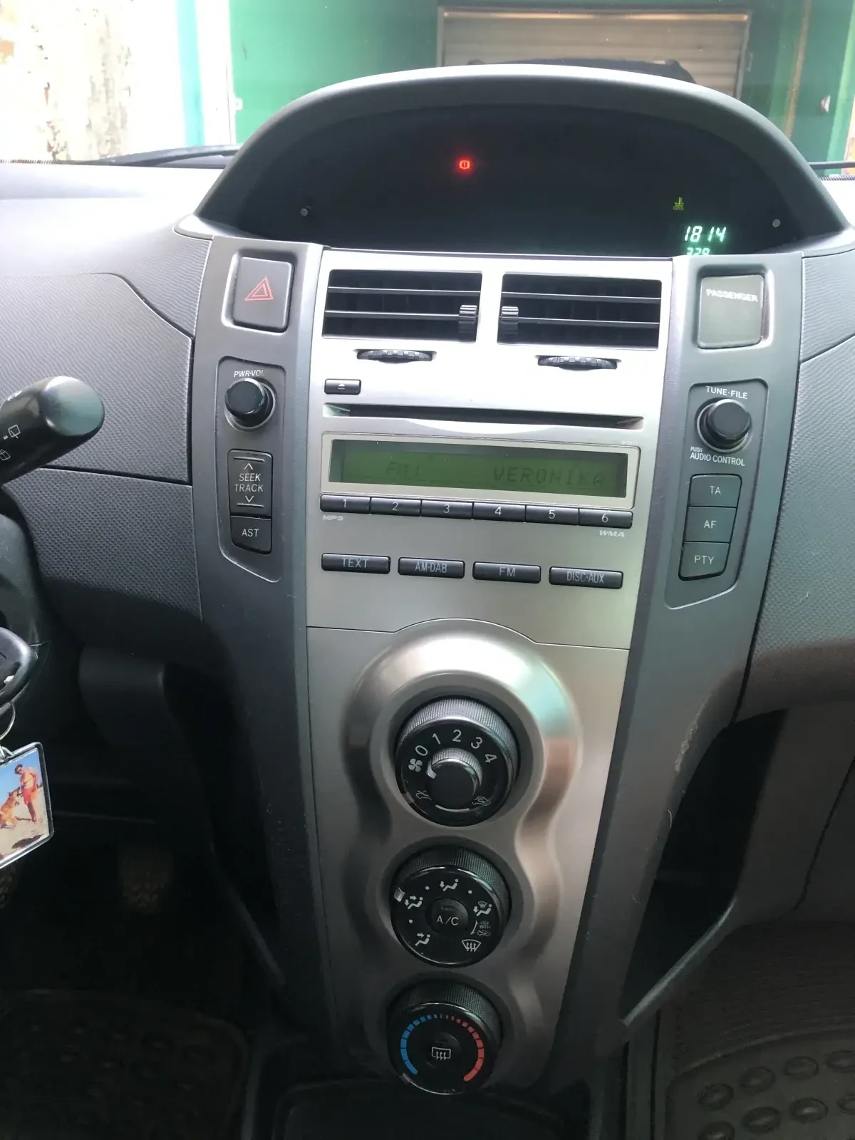 Toyota Yaris  - изображение 7