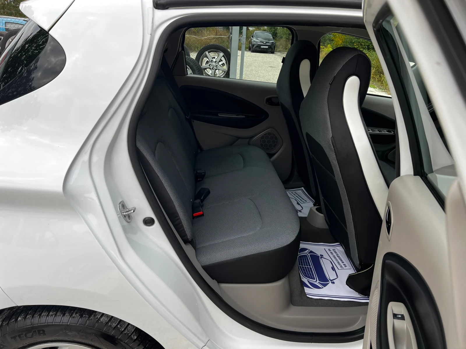 Renault Zoe  LIFE R240 - изображение 9