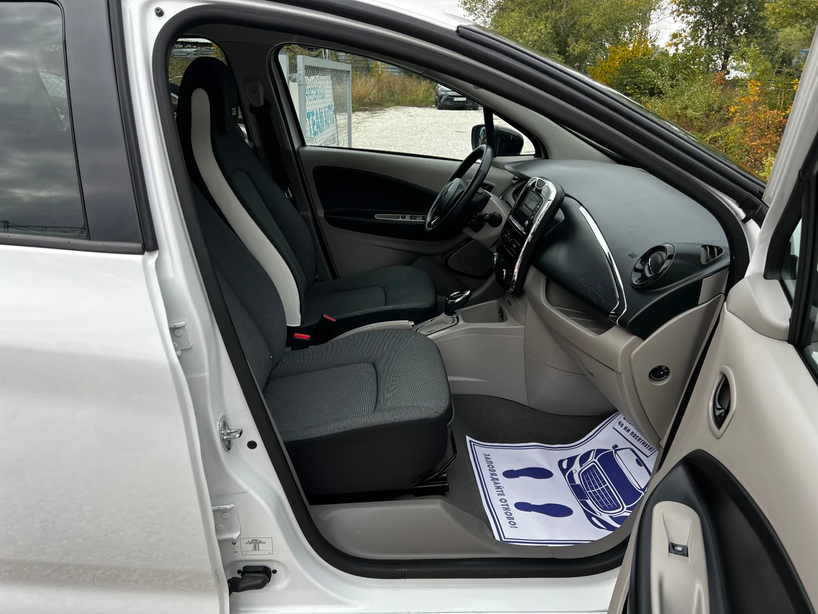 Renault Zoe  LIFE R240 - изображение 8
