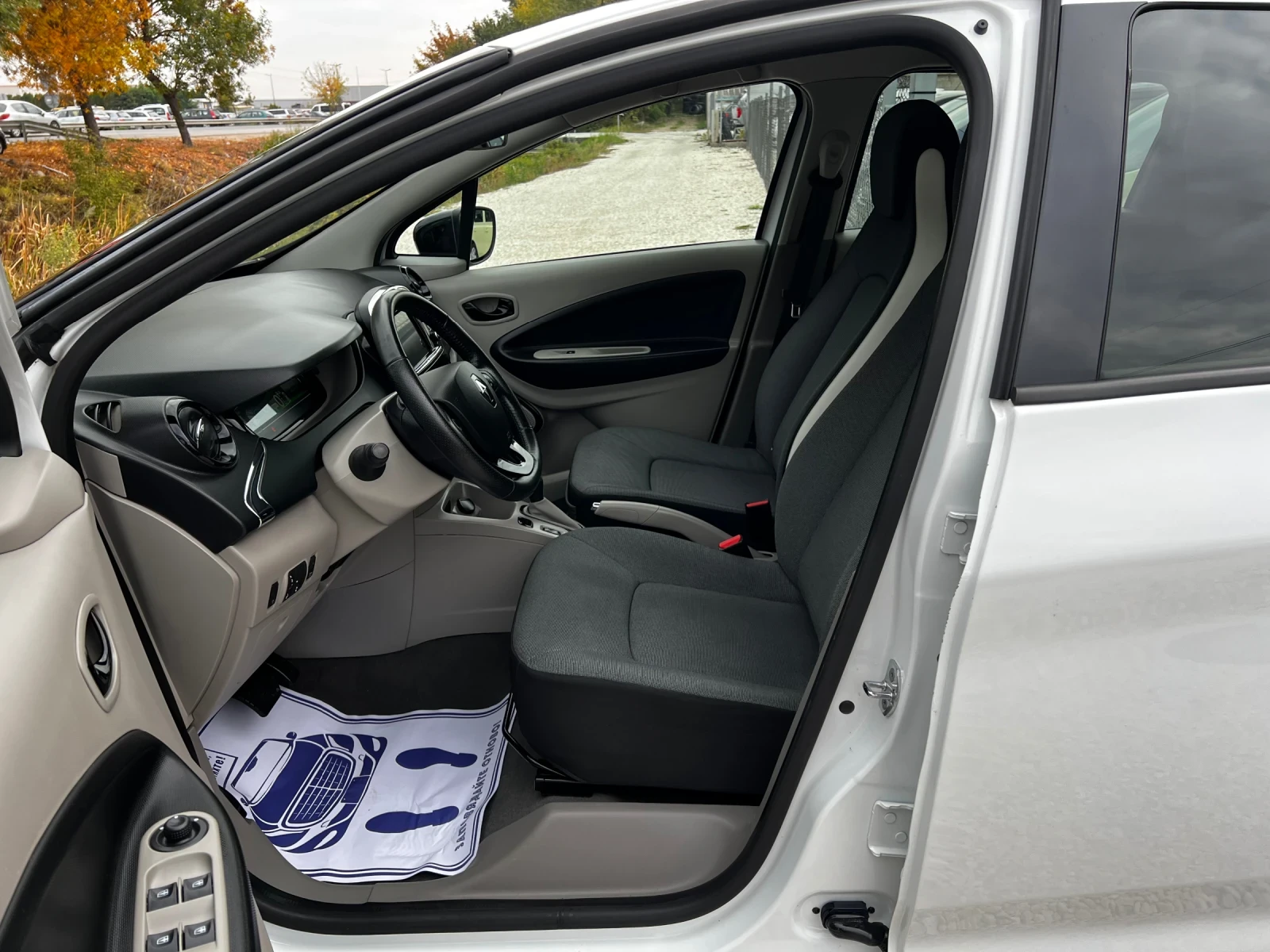 Renault Zoe  LIFE R240 - изображение 7