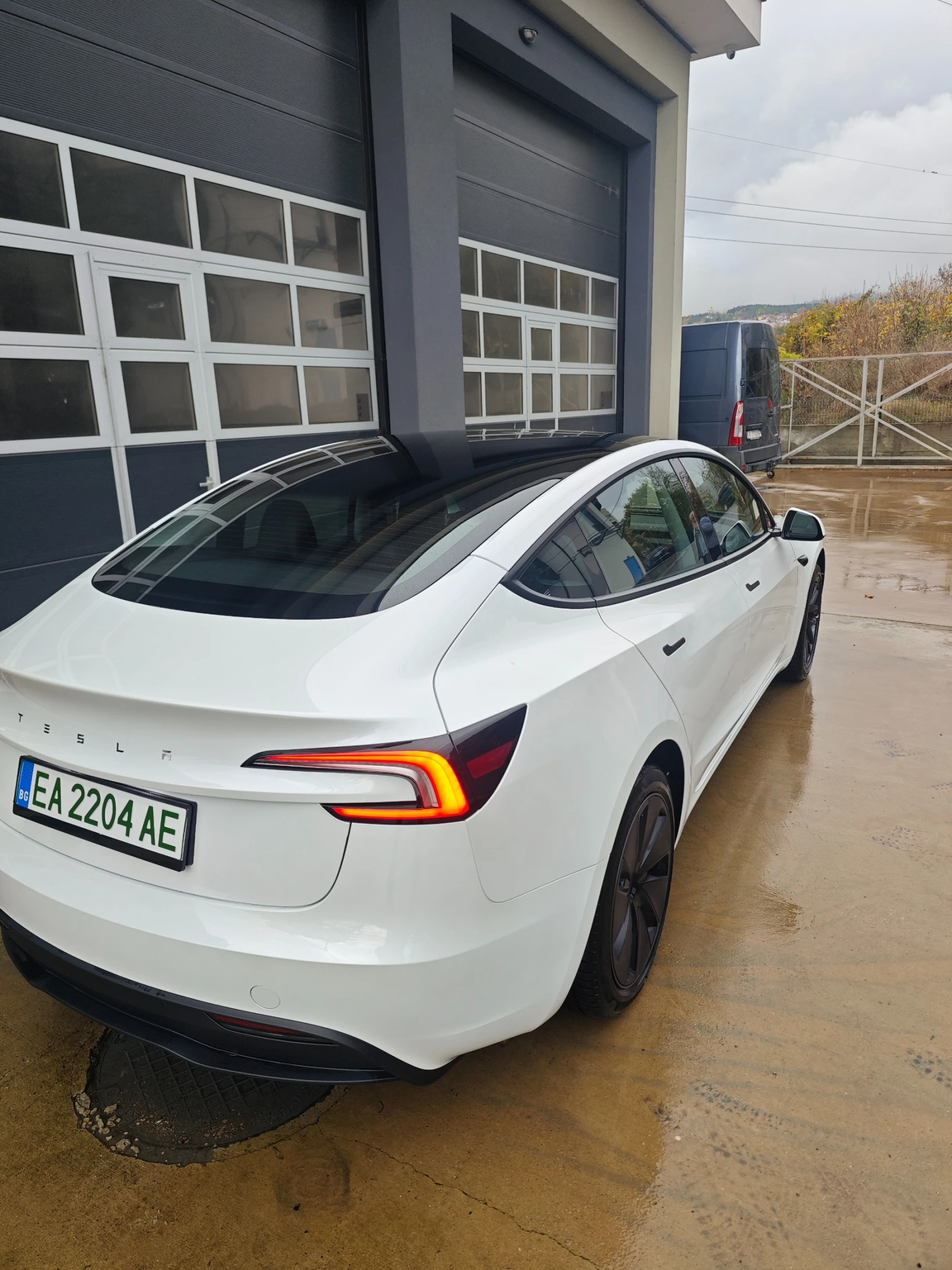 Tesla Model 3  - изображение 5