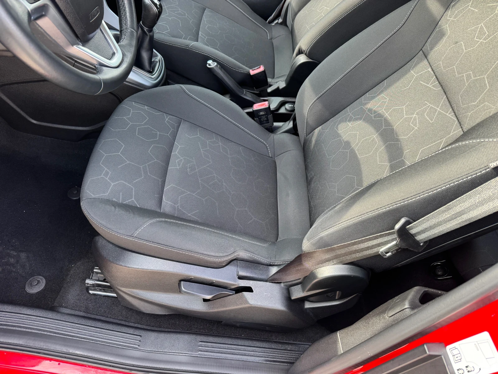 Ford B-Max 1.5 tdci evro6  - изображение 7