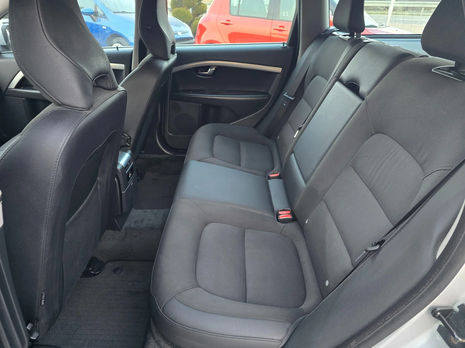 Volvo V70 2.0D NAVI KLIMATRON, снимка 14 - Автомобили и джипове - 53894527