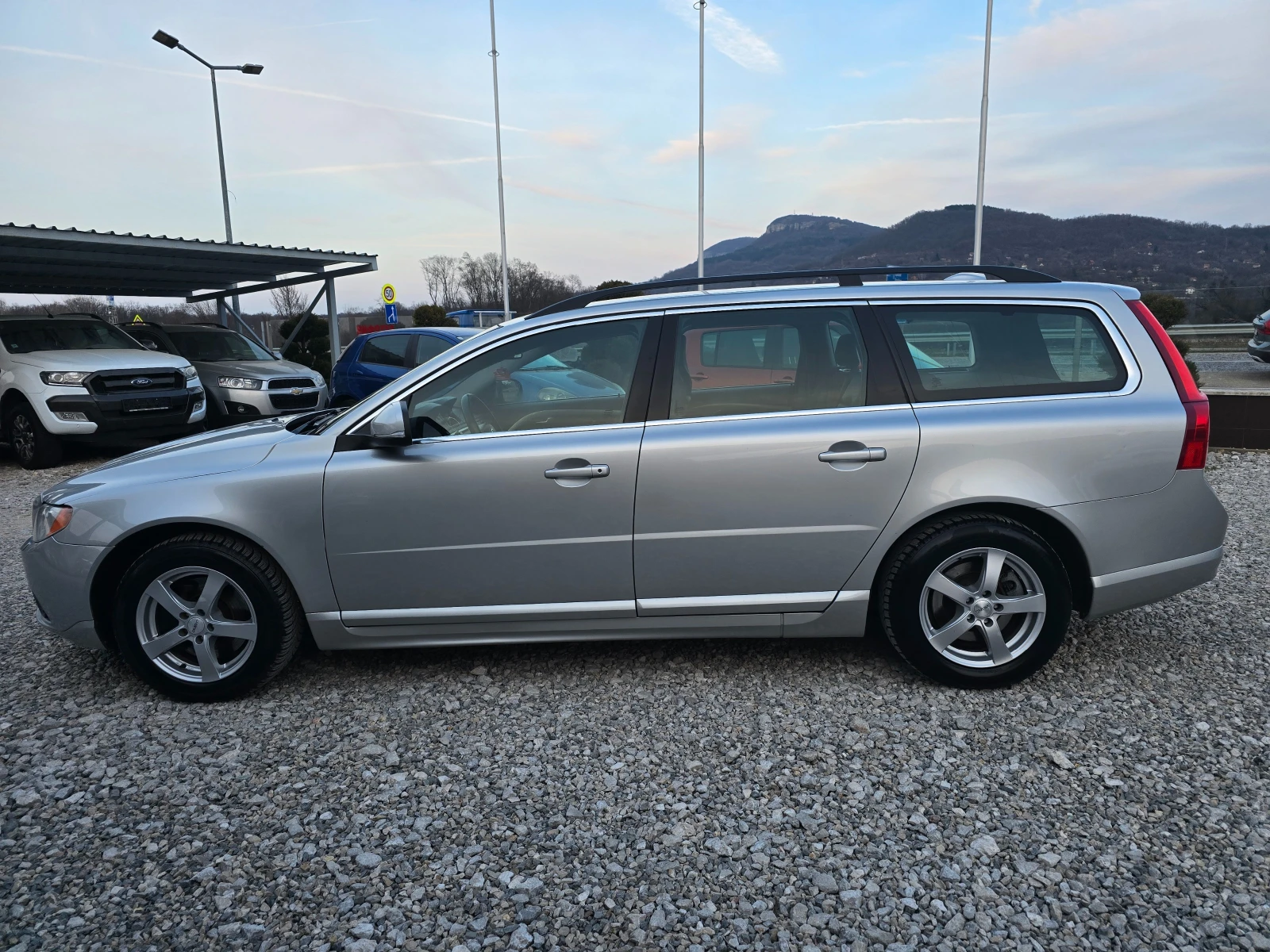Volvo V70 2.0D NAVI KLIMATRON, снимка 2 - Автомобили и джипове - 53894527