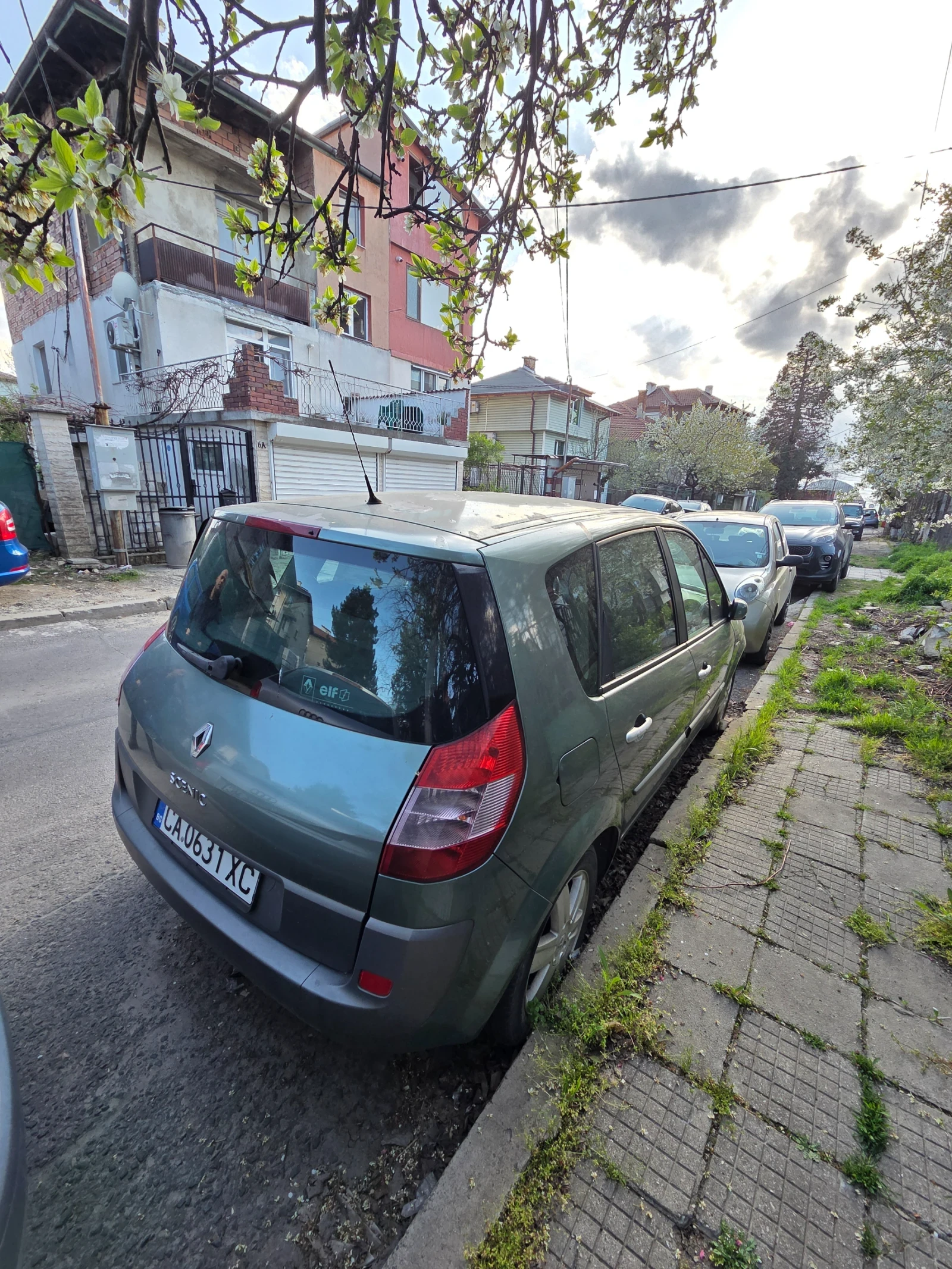 Renault Scenic, снимка 2 - Автомобили и джипове - 54245416