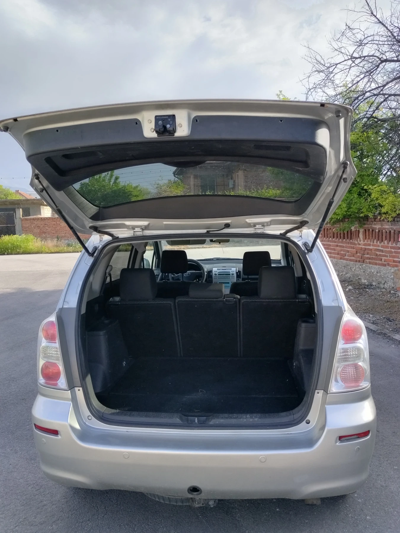 Toyota Corolla verso, снимка 8 - Автомобили и джипове - 54709297