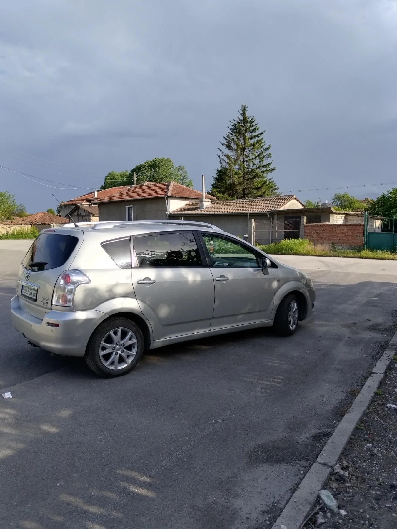Toyota Corolla verso, снимка 9 - Автомобили и джипове - 54709297