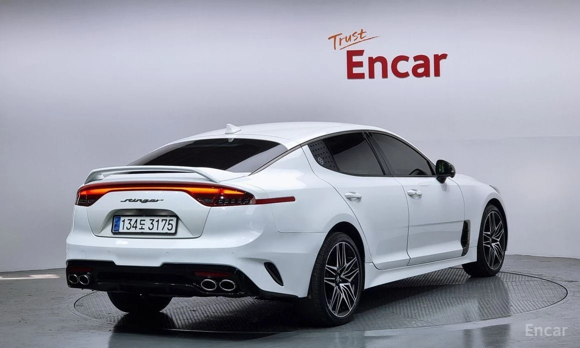 Kia Stinger, снимка 2 - Автомобили и джипове - 54639693