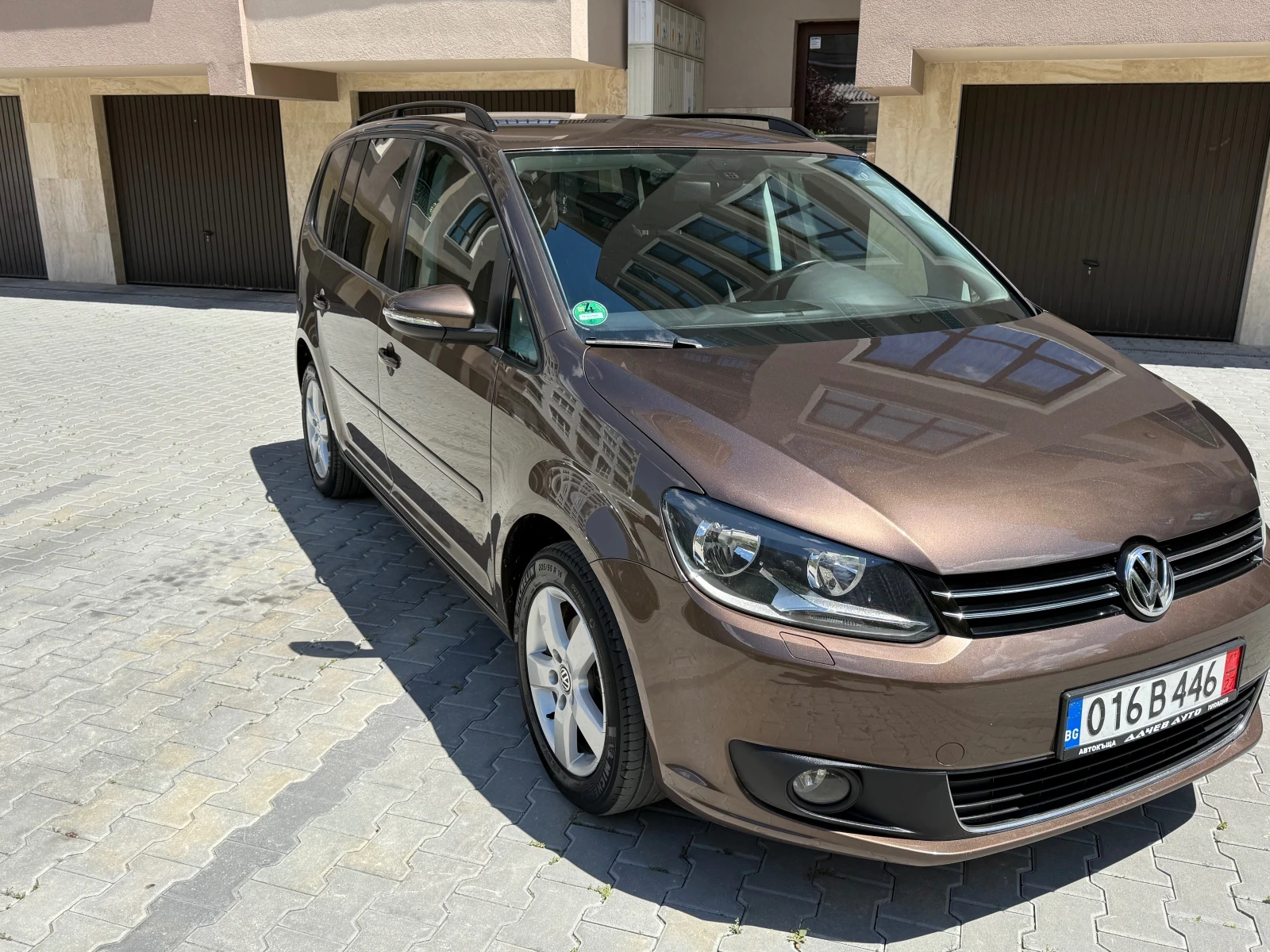 VW Touran ЕВРО 5 #ПЕРФЕКТЕН#ПОДГРЕВ СЕДАЛКИ #КЛИМАТРОНИК, снимка 3 - Автомобили и джипове - 54712669