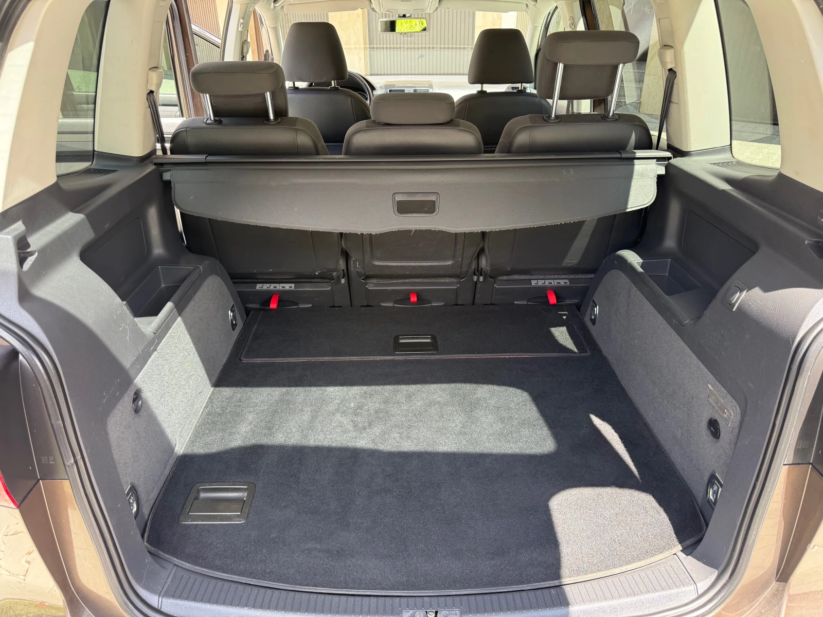 VW Touran ЕВРО 5 #ПЕРФЕКТЕН#ПОДГРЕВ СЕДАЛКИ #КЛИМАТРОНИК, снимка 14 - Автомобили и джипове - 54712669