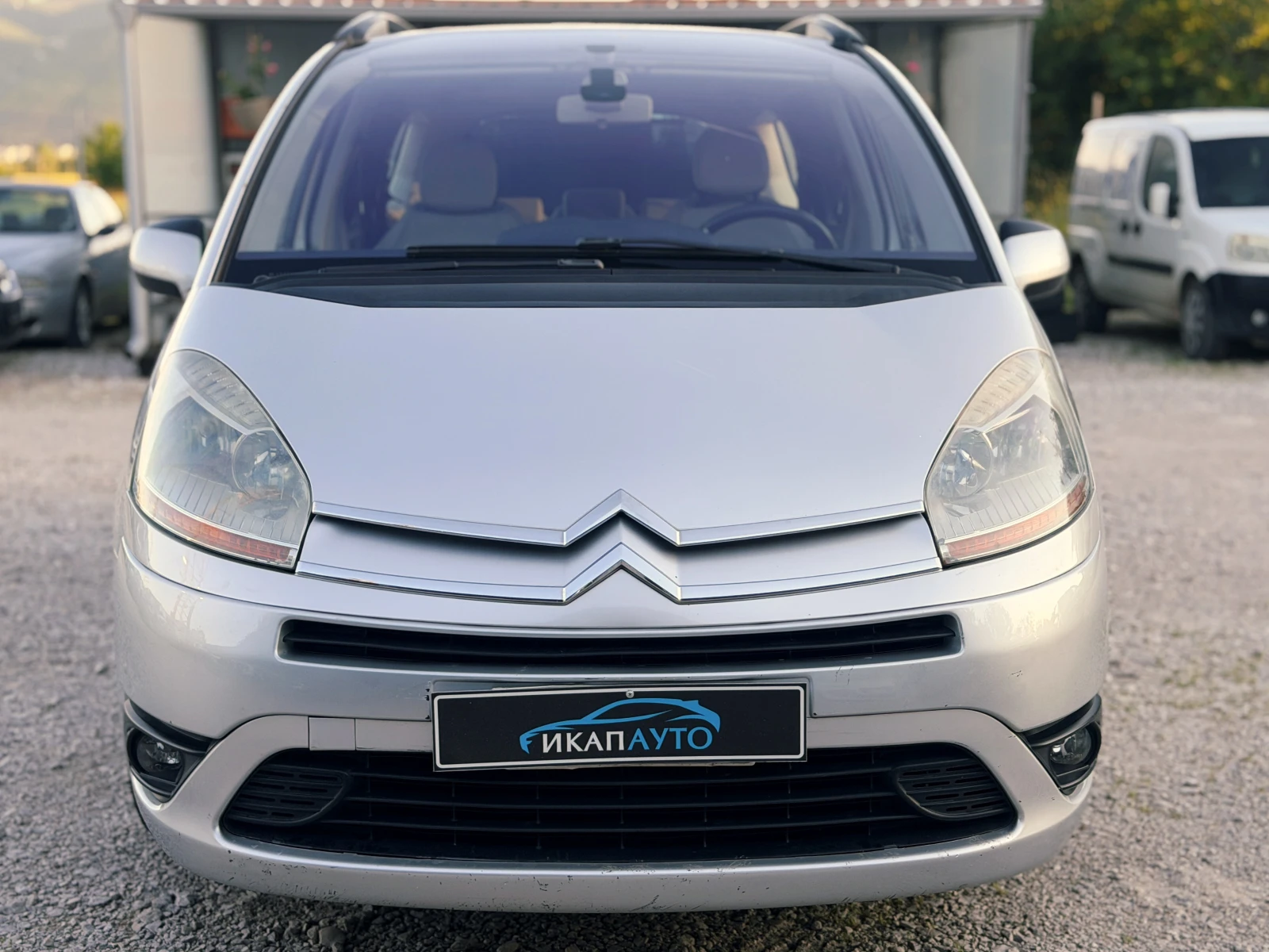 Citroen Grand C4 Picasso 2.0i ГАЗ ИТАЛИЯ, снимка 2 - Автомобили и джипове - 54829175