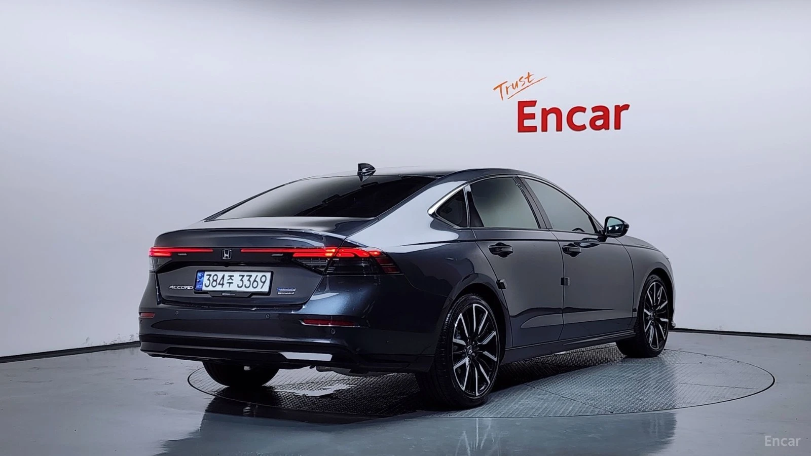 Honda Accord HYBRID TOURING - DISTRONIC - HUD - ОБДУХ - ПОДГРЕВ, снимка 2 - Автомобили и джипове - 56102756