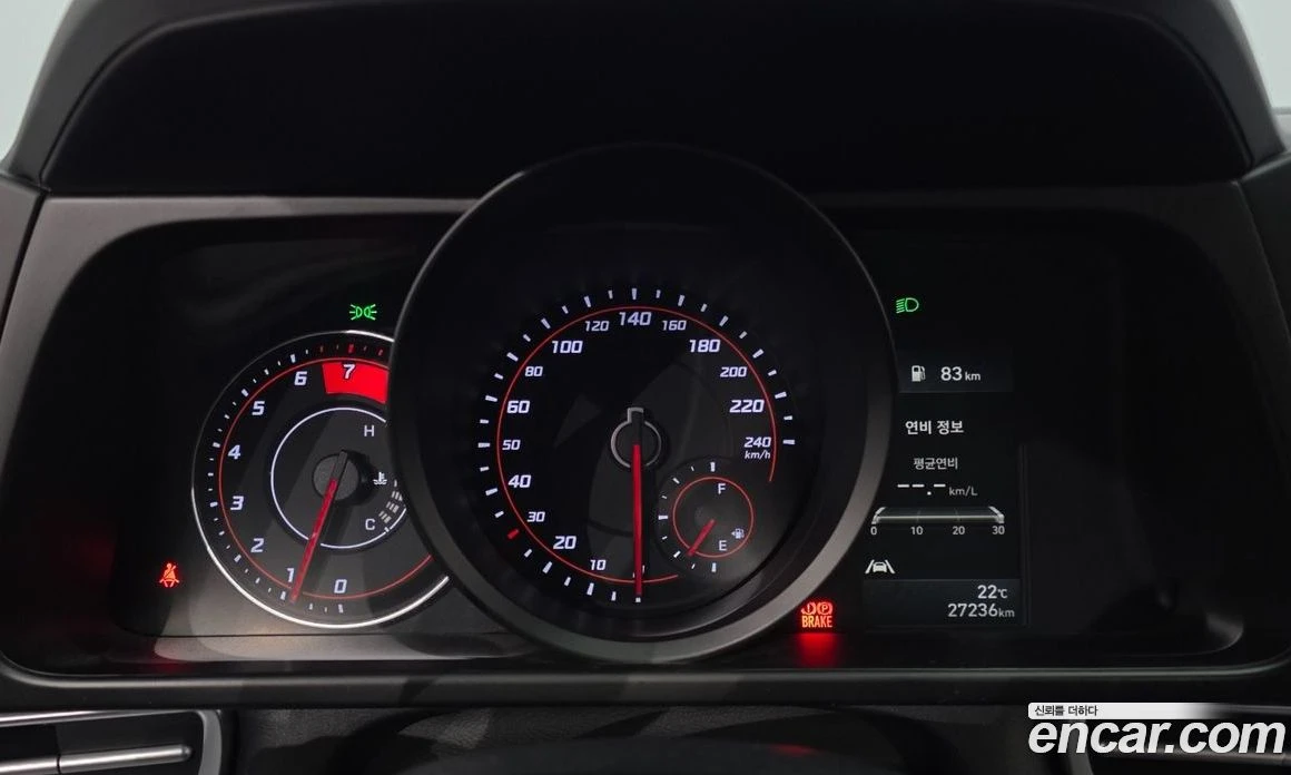 Hyundai Elantra 1.6 Smart, снимка 11 - Автомобили и джипове - 56155763