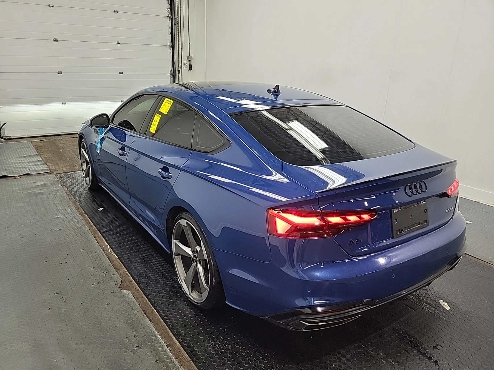 Audi A5 PROGRESSIV, ПЪЛНА СЕРВИЗНА ИСТОРИЯ, АВТОКРЕДИТ, снимка 4 - Автомобили и джипове - 56175863
