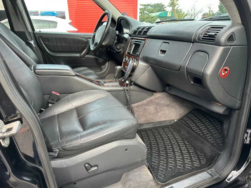 Mercedes-Benz ML 270, снимка 7 - Автомобили и джипове - 52511492