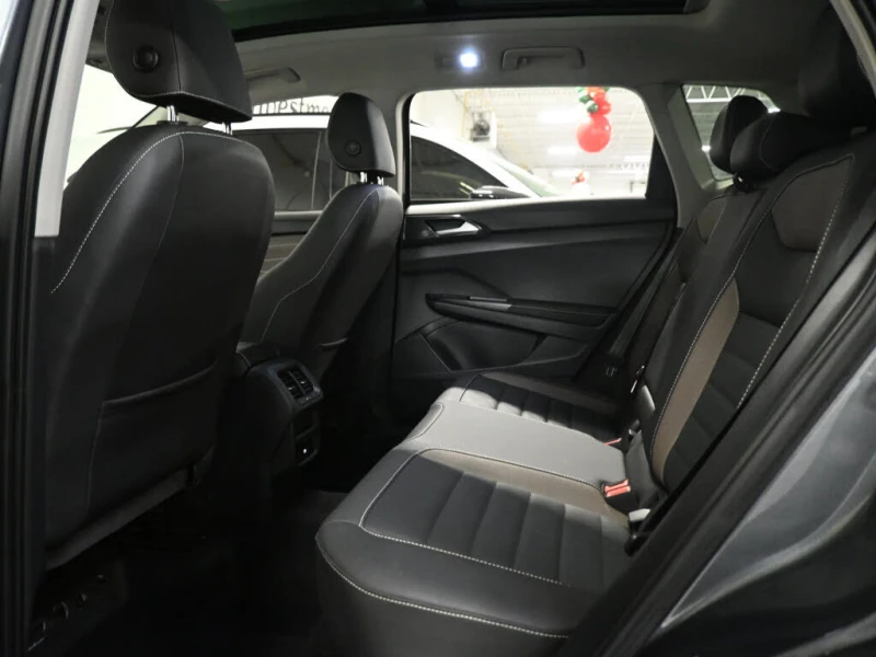 VW Taos Highline* 4Motion* АвтоКредит* (ЦЕНА ДО БГ), снимка 16 - Автомобили и джипове - 53263548