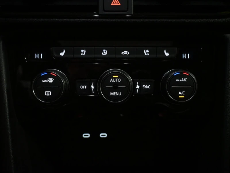 VW Taos Highline* 4Motion* АвтоКредит* (ЦЕНА ДО БГ), снимка 11 - Автомобили и джипове - 53263548