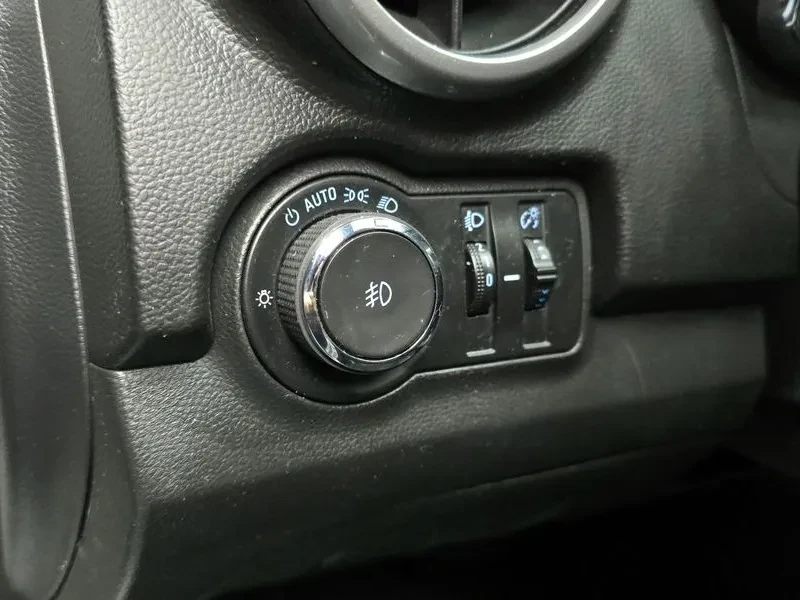 Chevrolet Trax 1.4, снимка 17 - Автомобили и джипове - 54327833