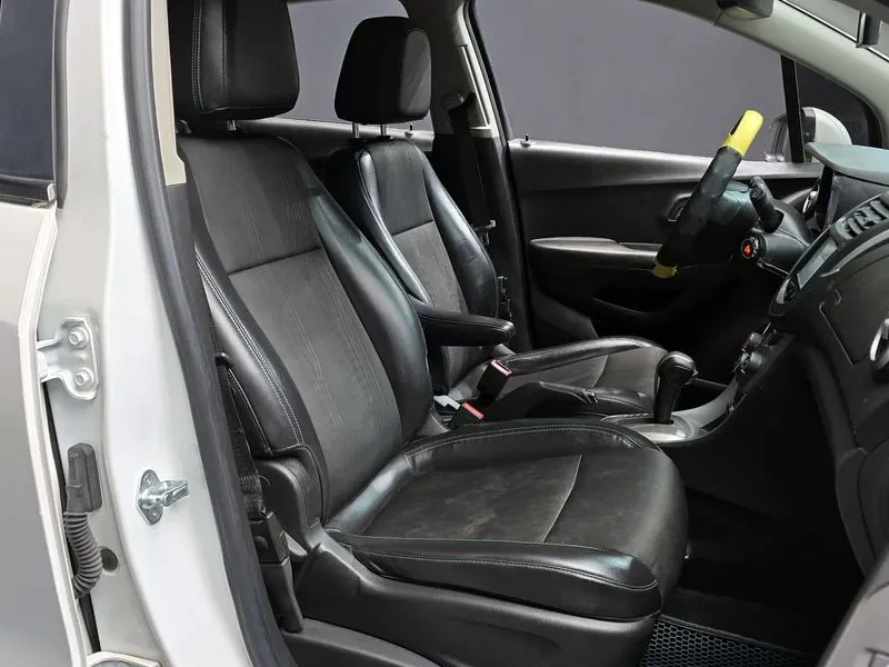 Chevrolet Trax 1.4, снимка 10 - Автомобили и джипове - 54327833