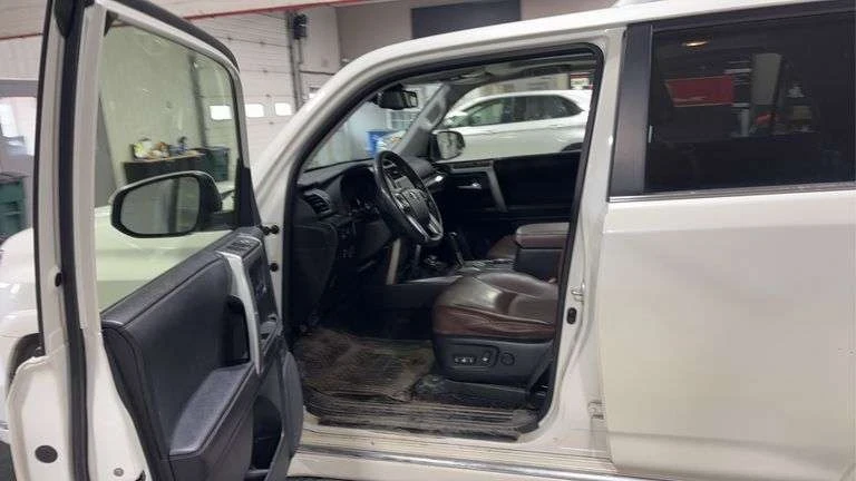 Toyota 4runner LIMITED/AWD/DISTRONIC/ОБДУХ/КАМЕРА/ЧИСТА ИСТОРИЯ/, снимка 9 - Автомобили и джипове - 54671549
