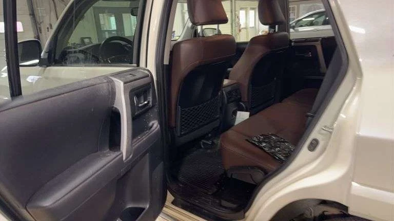 Toyota 4runner LIMITED/AWD/DISTRONIC/ОБДУХ/КАМЕРА/ЧИСТА ИСТОРИЯ/, снимка 11 - Автомобили и джипове - 54671549