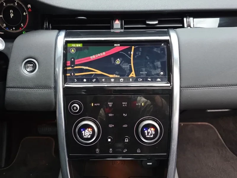 Land Rover Discovery Sport, снимка 16 - Автомобили и джипове - 54834157