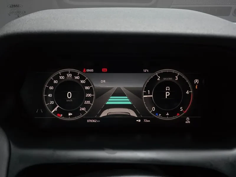 Land Rover Discovery Sport, снимка 8 - Автомобили и джипове - 54834157