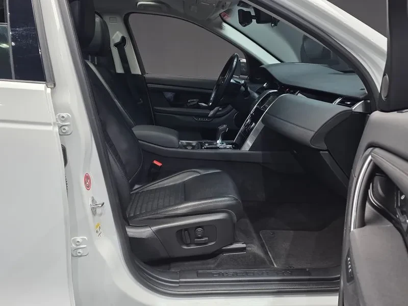 Land Rover Discovery Sport, снимка 11 - Автомобили и джипове - 54834157