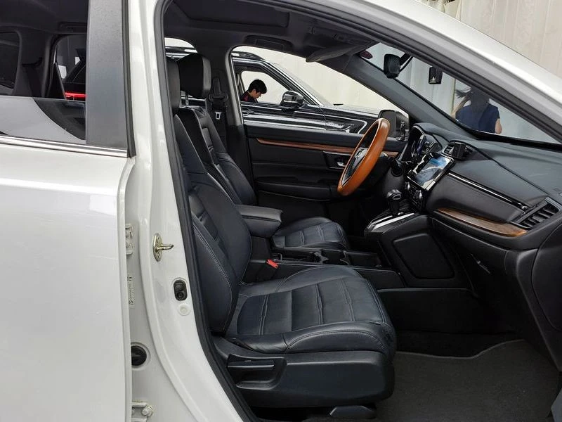 Honda Cr-v 1.5 Automatic, снимка 11 - Автомобили и джипове - 55923240