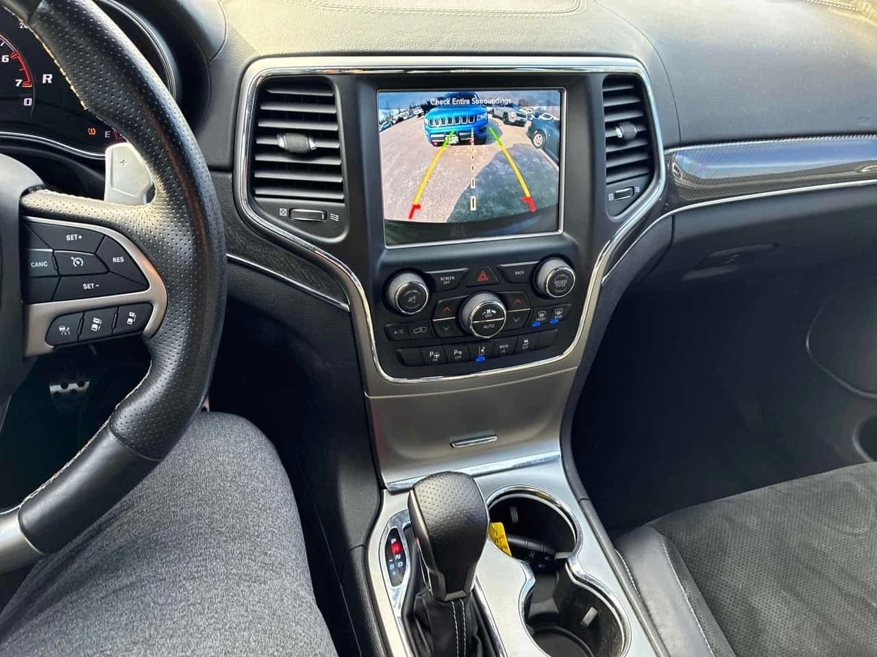 Jeep Grand cherokee * SRT * PANO* KEYLESS* ПОДГРЕВ* , снимка 9 - Автомобили и джипове - 53836534