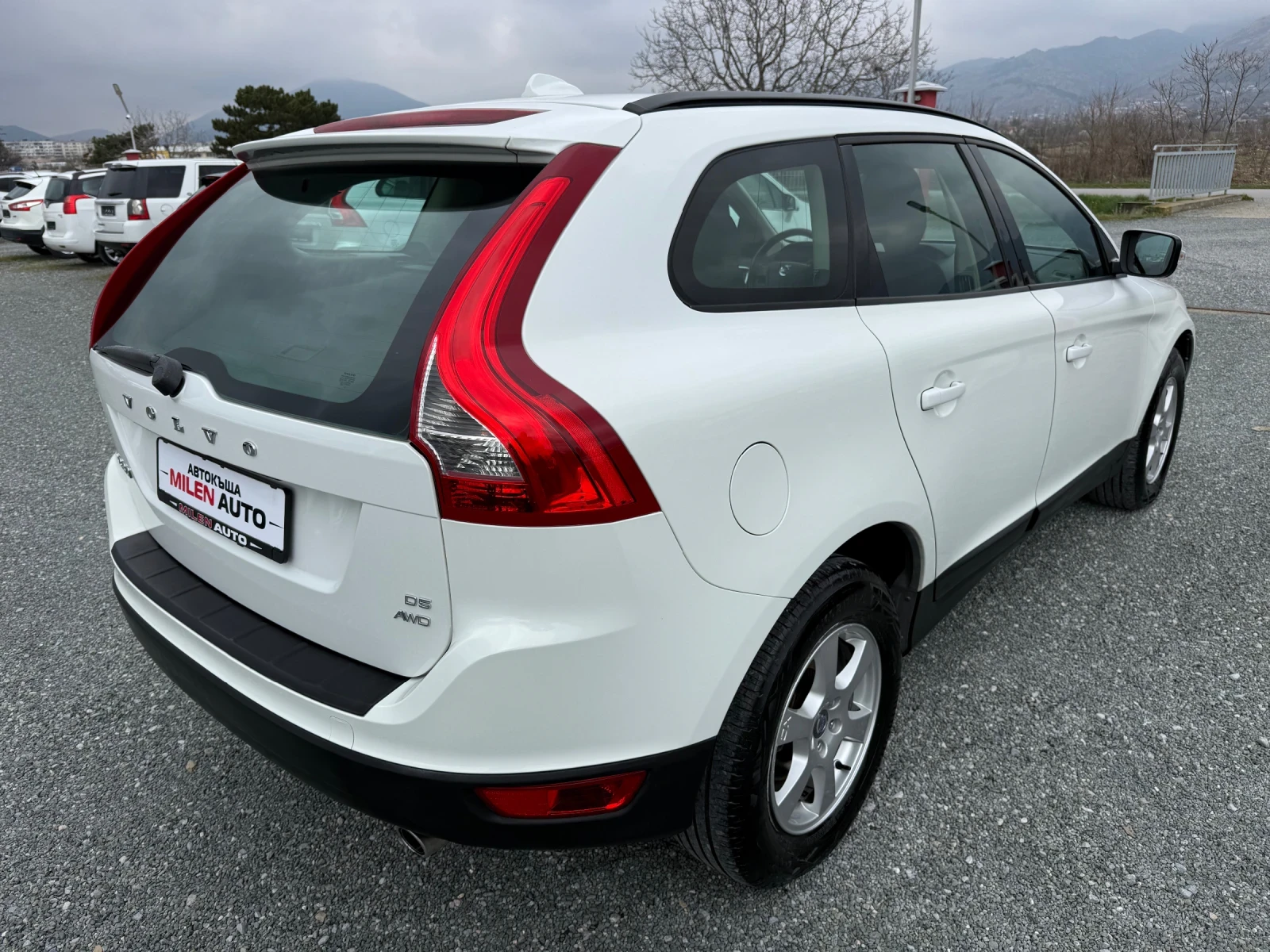 Volvo XC60 (KATO НОВА)^(4x4), снимка 6 - Автомобили и джипове - 54038950