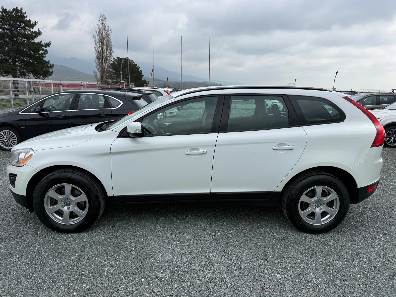 Volvo XC60 (KATO НОВА)^(4x4), снимка 10 - Автомобили и джипове - 54038950