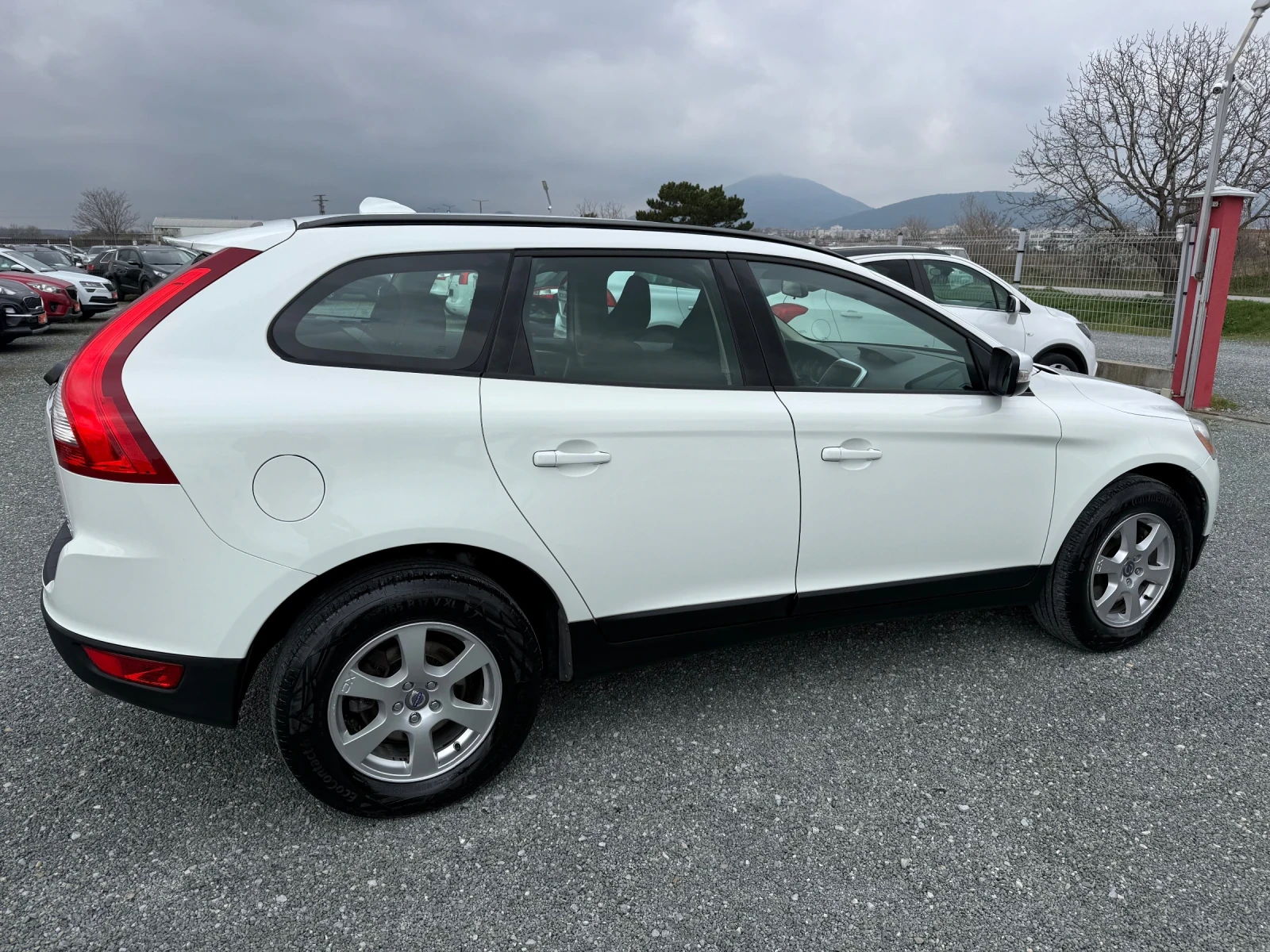 Volvo XC60 (KATO НОВА)^(4x4), снимка 5 - Автомобили и джипове - 54038950