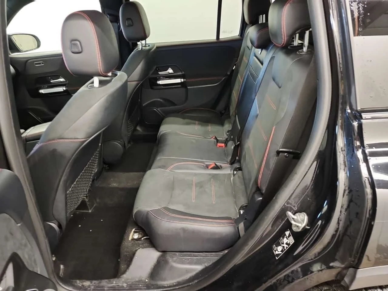 Mercedes-Benz GLB 250 | DISTRONIC | 360 | PANO | MEMORY | , снимка 13 - Автомобили и джипове - 54111174