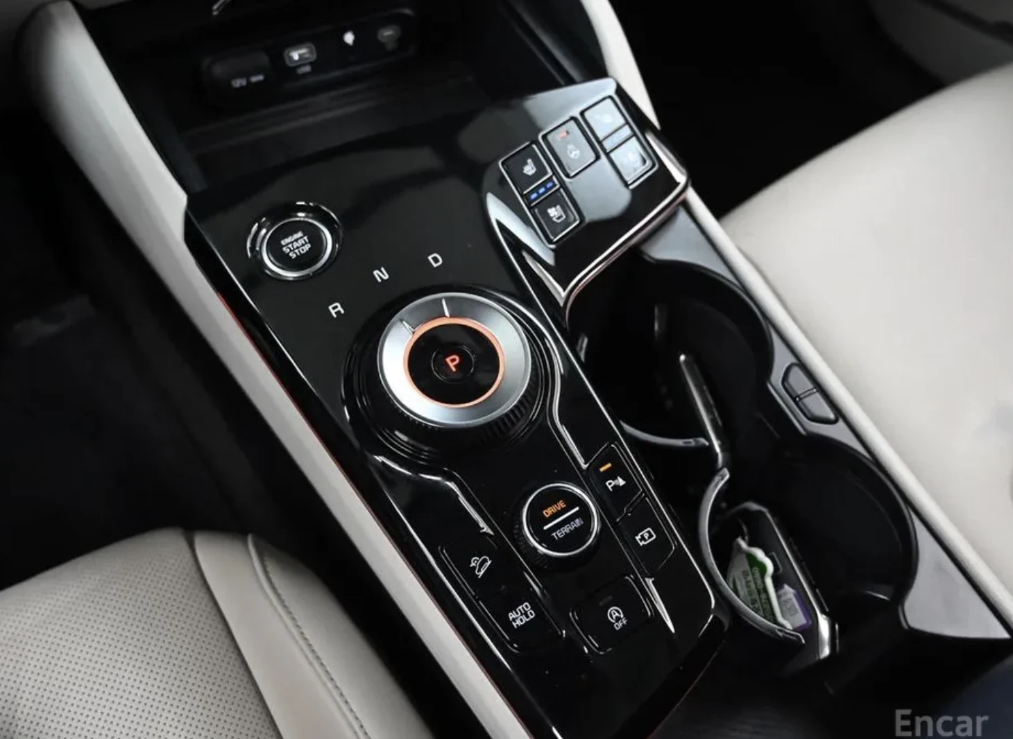 Kia Sportage SIGNATURE* 4WD* ПОДГРЕВ* ОБДУХВАНЕ* НАВИ* КАМЕРА, снимка 9 - Автомобили и джипове - 54117037