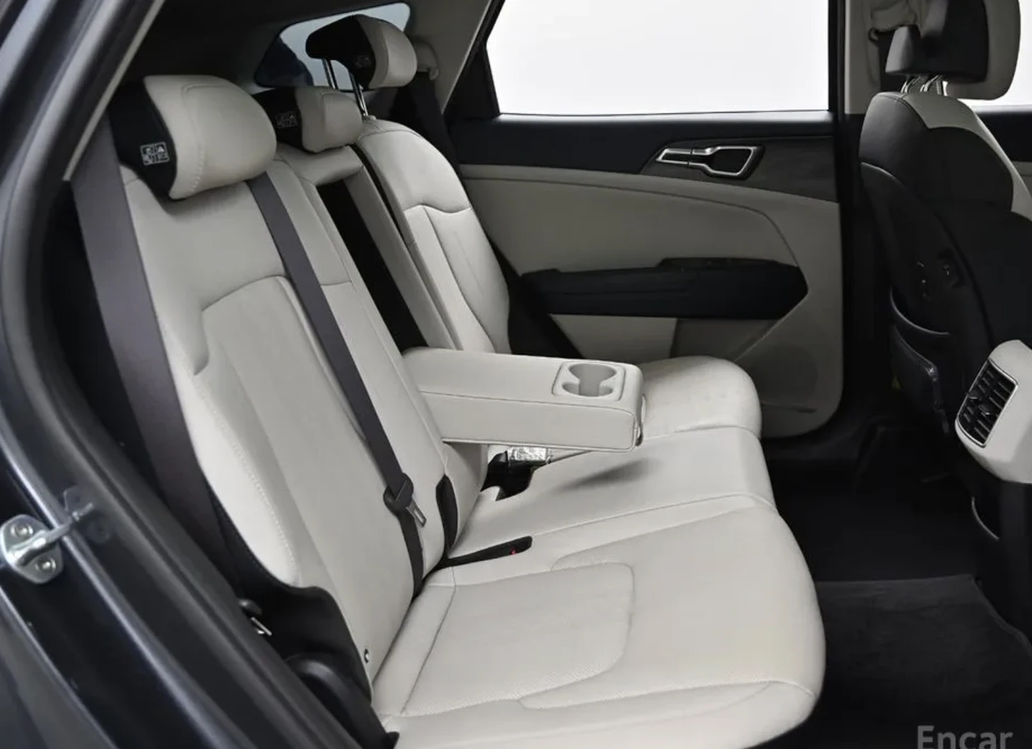 Kia Sportage SIGNATURE* 4WD* ПОДГРЕВ* ОБДУХВАНЕ* НАВИ* КАМЕРА, снимка 12 - Автомобили и джипове - 54117037