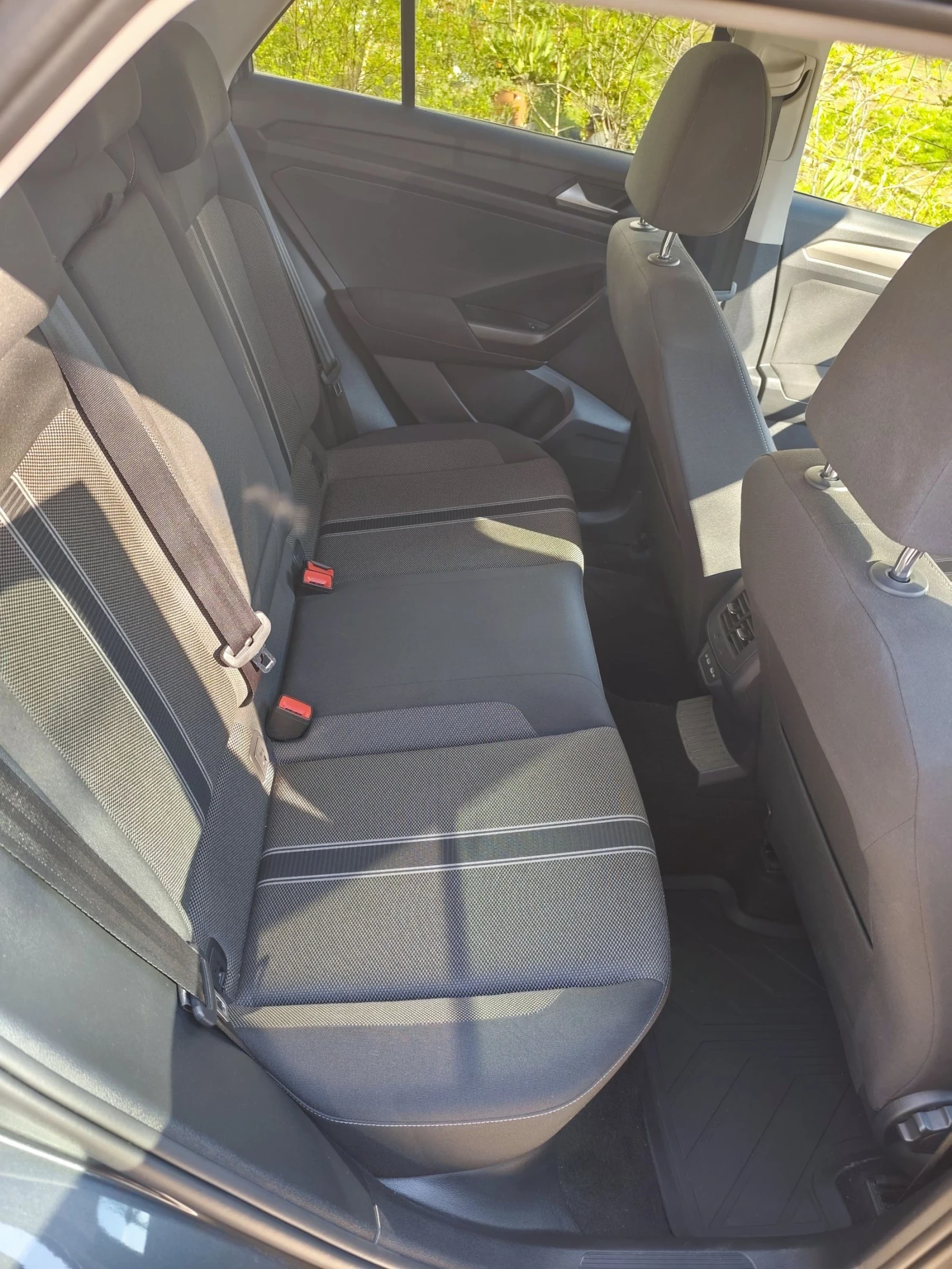 VW T-Roc 2.0TDI 4x4 150к.с, снимка 13 - Автомобили и джипове - 54150640