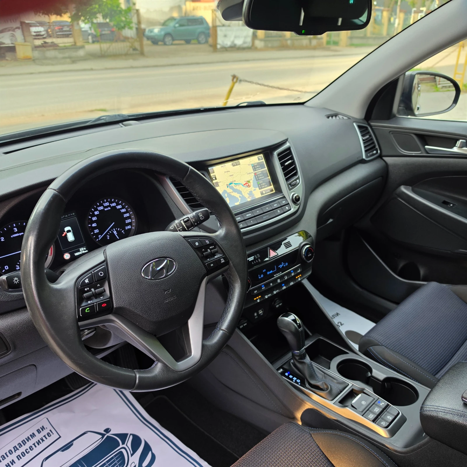 Hyundai Tucson 1.7CRDI AVTOMAT, снимка 8 - Автомобили и джипове - 54684452