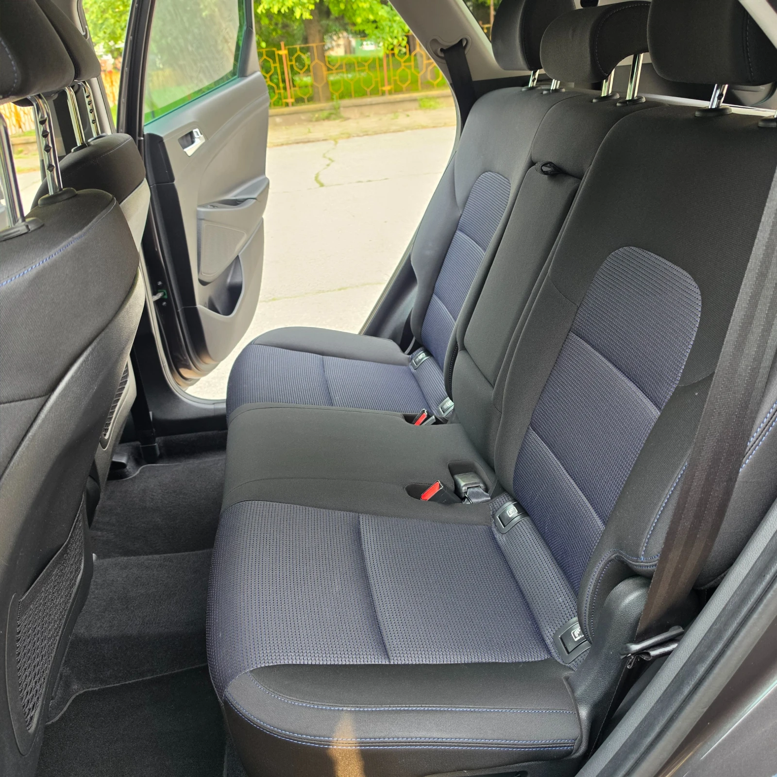 Hyundai Tucson 1.7CRDI AVTOMAT, снимка 11 - Автомобили и джипове - 54684452