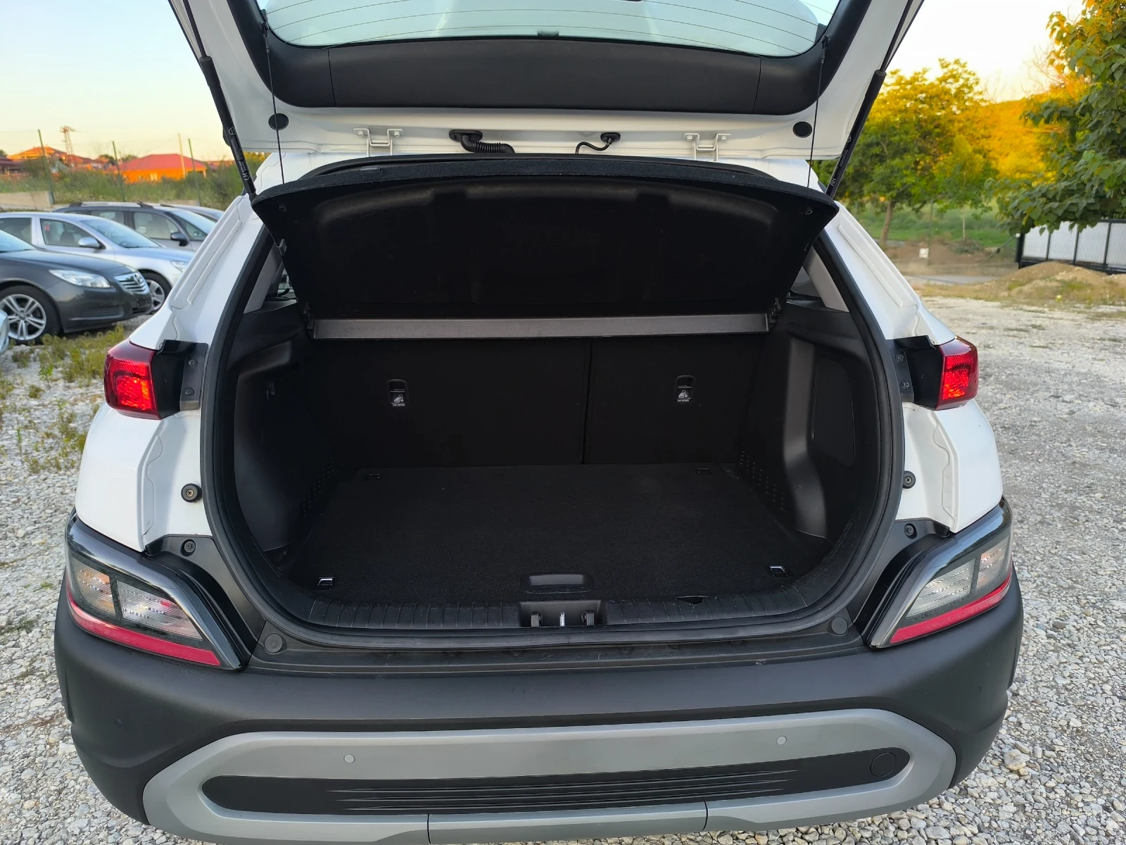 Hyundai Kona 1.6Hybrid Business, снимка 11 - Автомобили и джипове - 55503959
