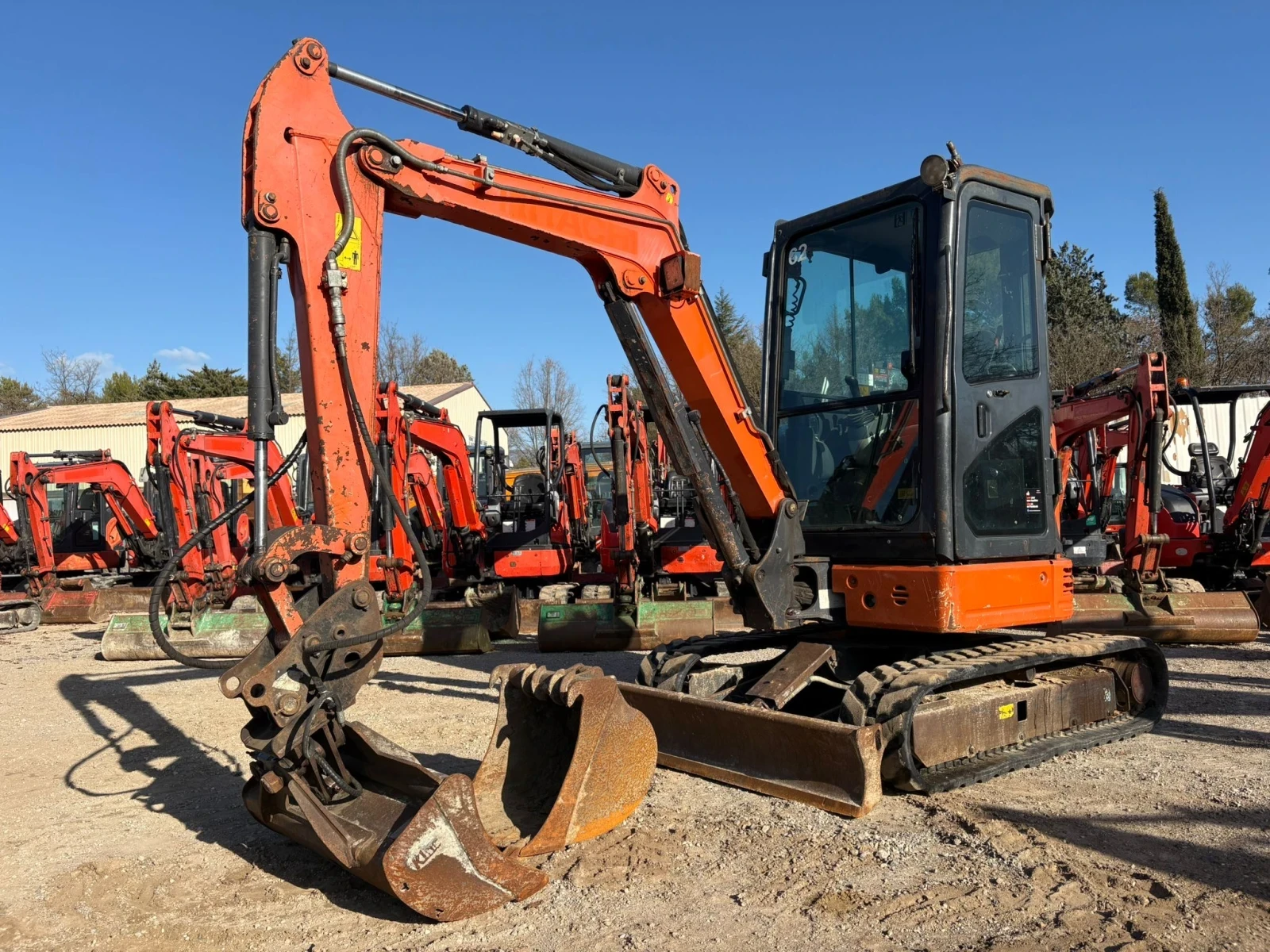 Багер Hitachi ZX26U-5A, снимка 1