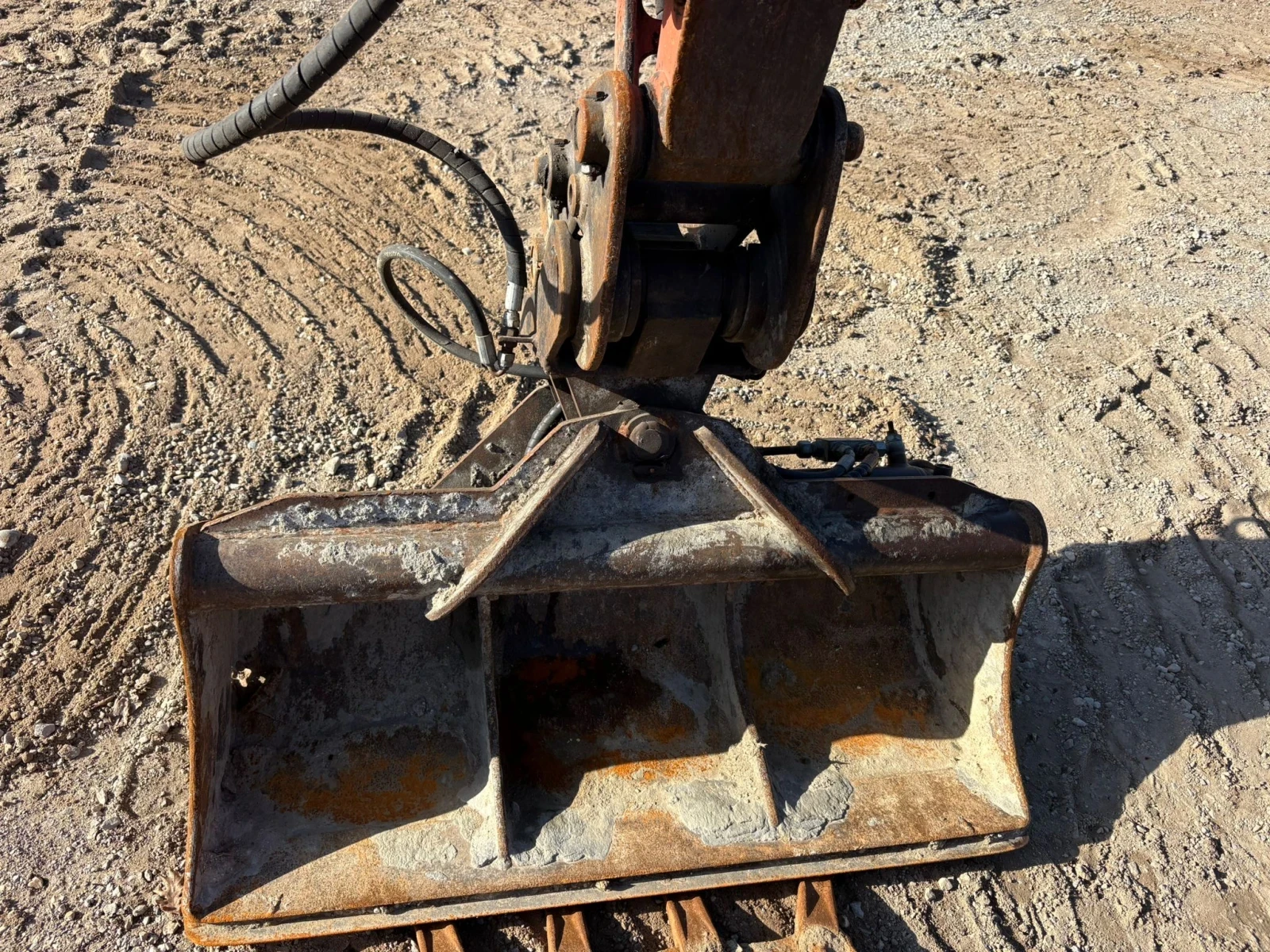 Багер Hitachi ZX26U-5A - изображение 10