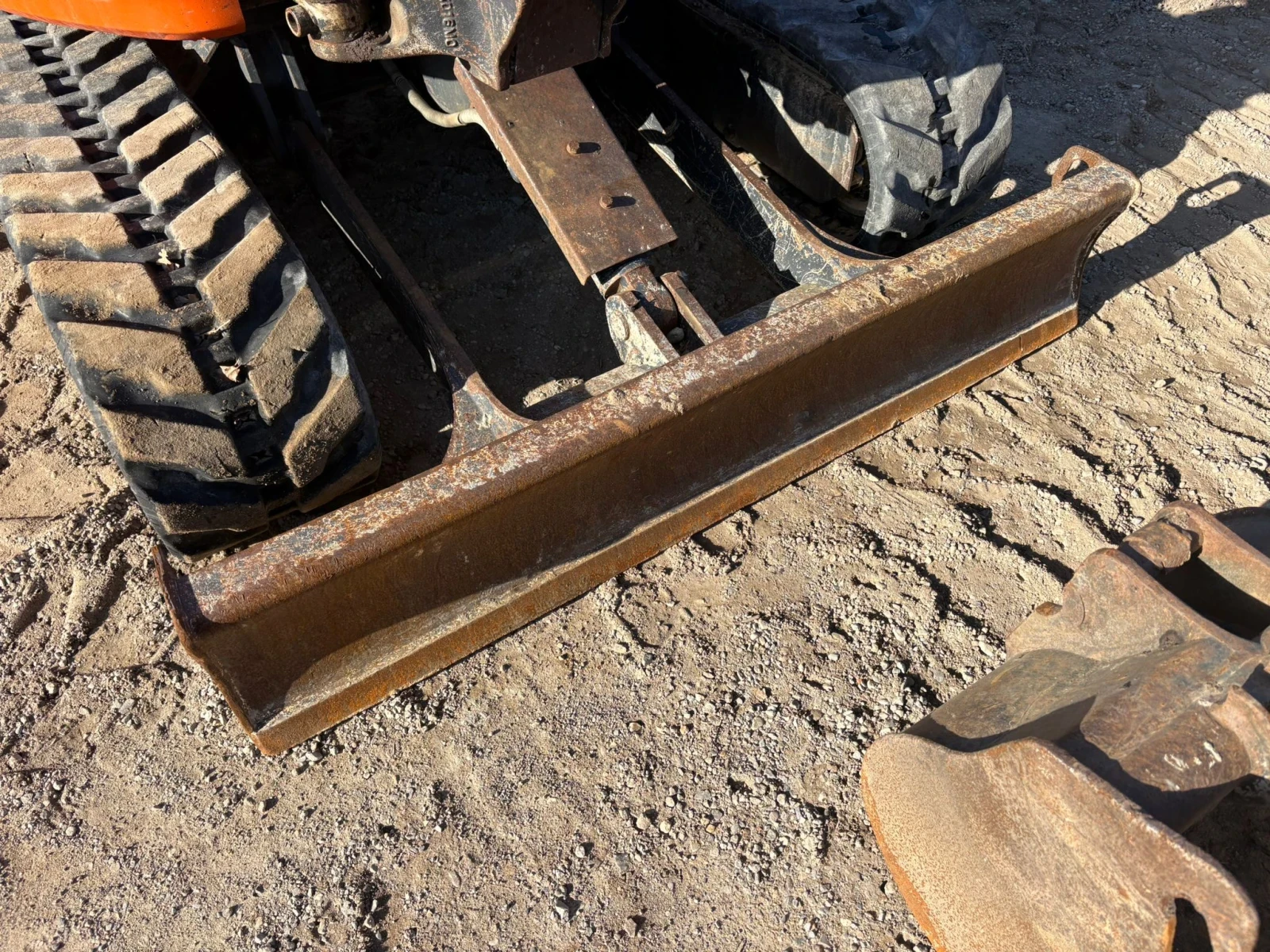 Багер Hitachi ZX26U-5A - изображение 6