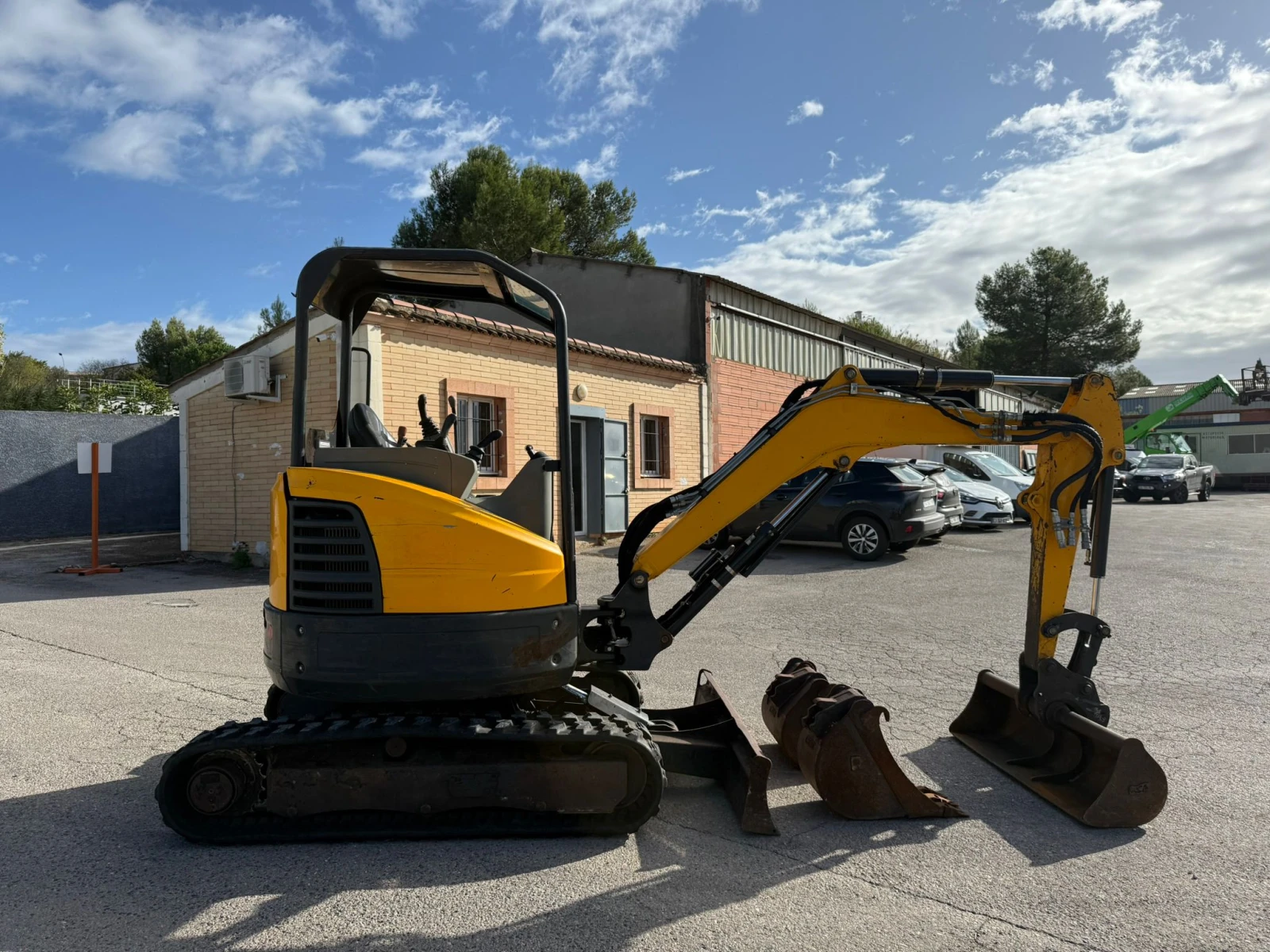 ����� Bobcat E26 | Mobile.bg � ����������� 1