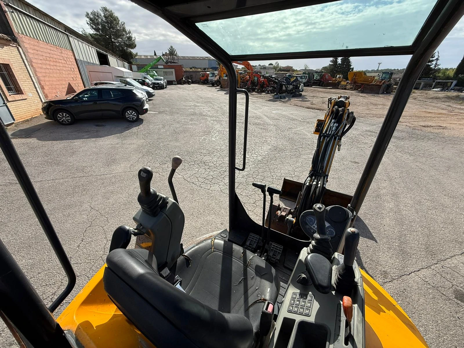 ����� Bobcat E26 | Mobile.bg � ����������� 16