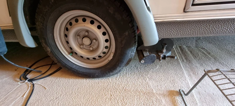 Каравана Knaus 500, снимка 6 - Каравани и кемпери - 53210144