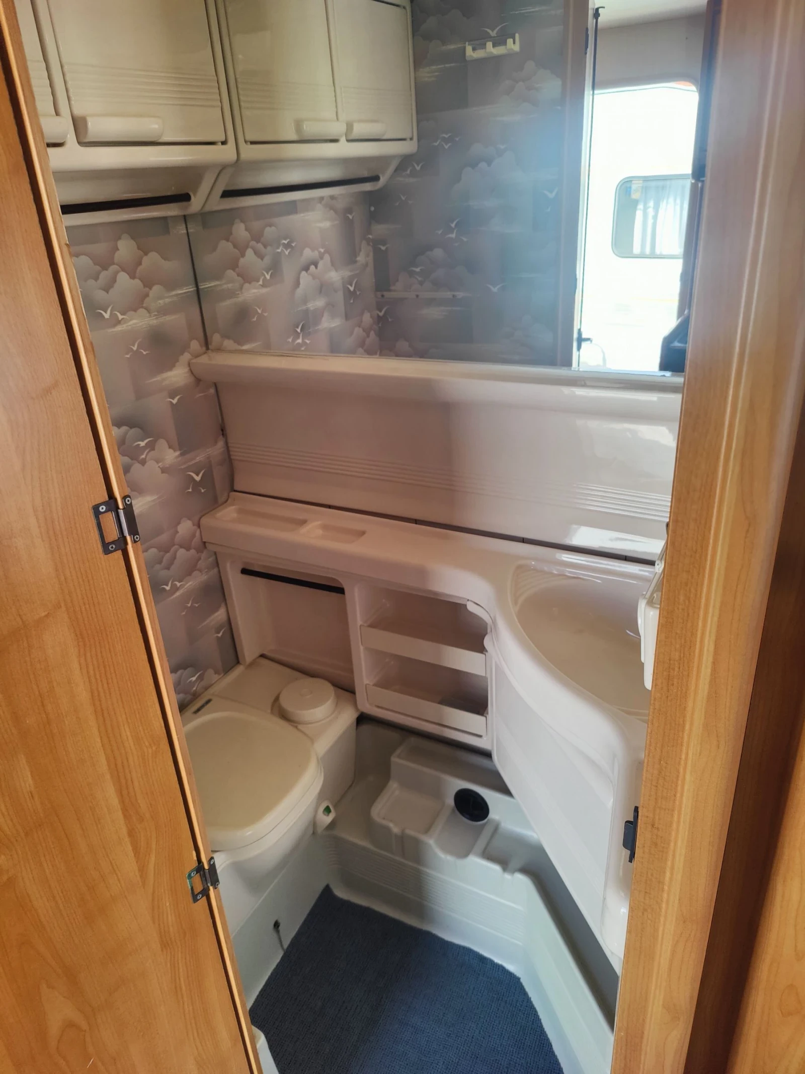 Каравана Hobby Deluxe 450 - изображение 5